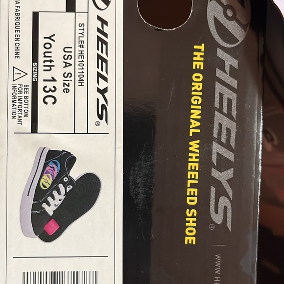 BNIB heels Wheeled Shoe kids size 13 Heely’s sneakers​ - Picture 2 of 4